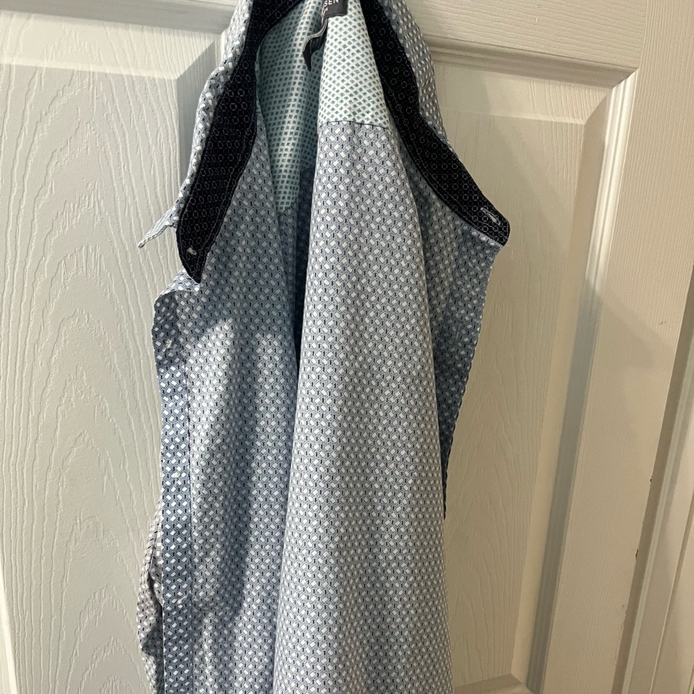 Can Heusen button down shirt